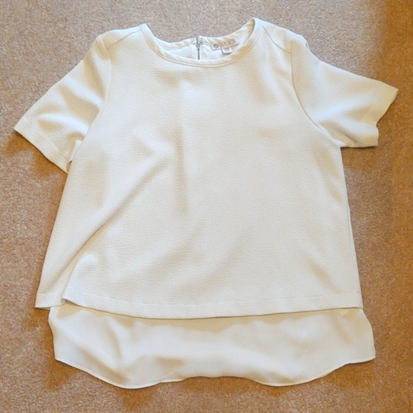 Cream layered top - Picture 1 of 4